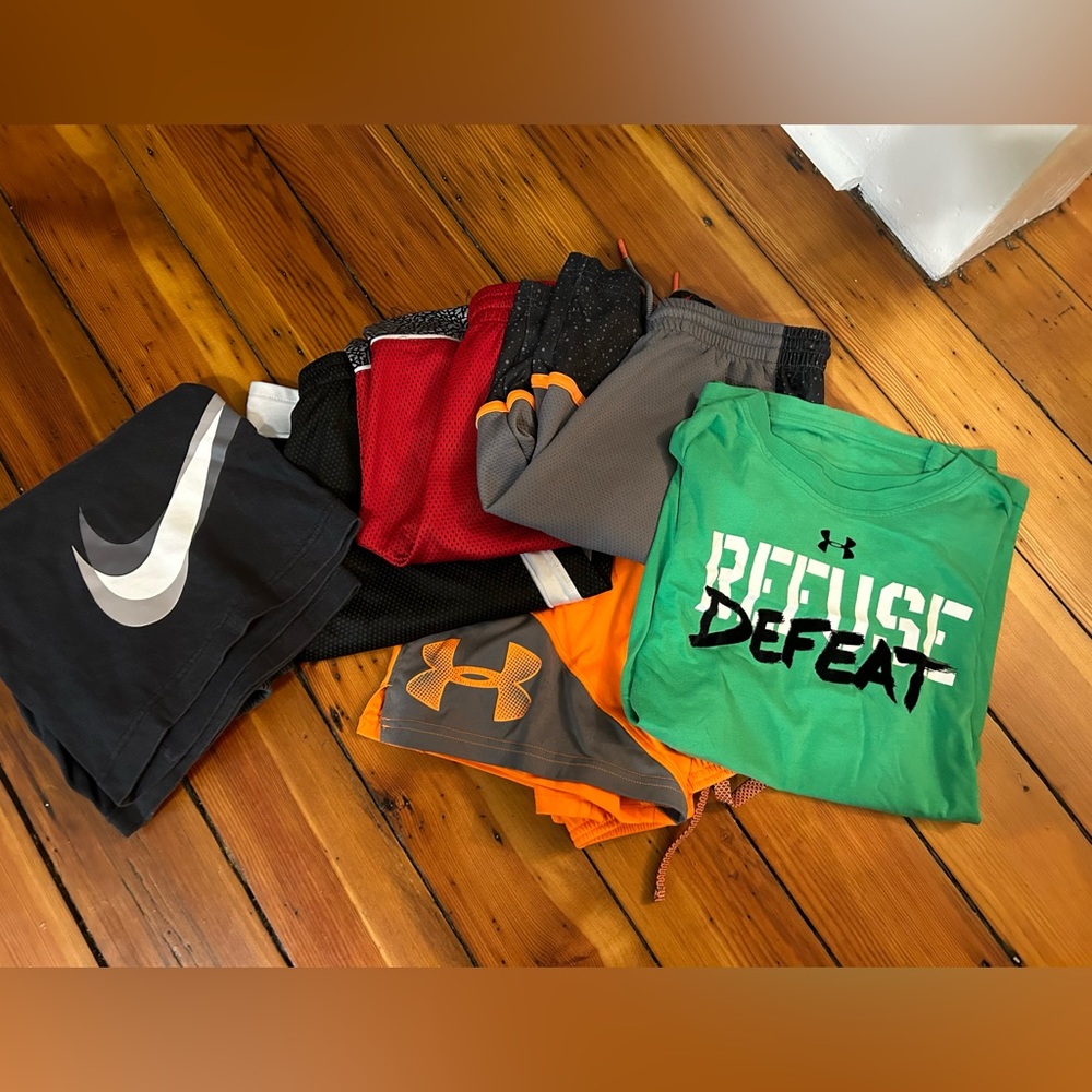 Nike and Under Armour Boys Shorts and Shirt Lot Size Large